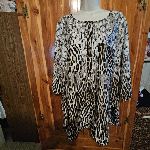 Figueroa & Flower Animal Print Top. Size 2X - Picture 4 of 9